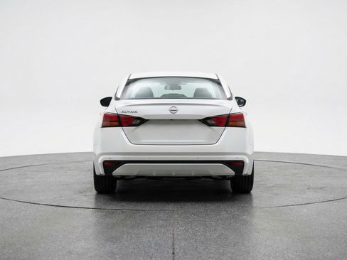 Used 2025 Nissan Altima 2.5 SV image 7