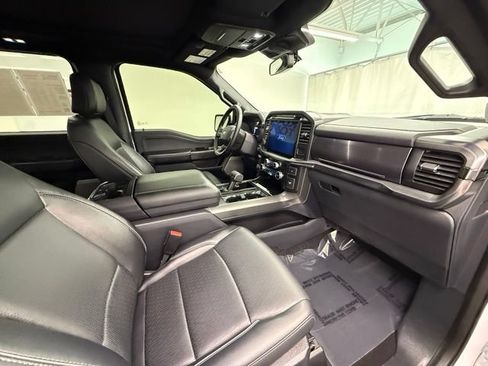 Used 2025 Ford F150 Lariat w/ Equipment Group 501A Mid AWD/4WD image 9