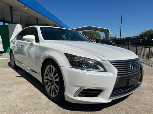 Used 2013 Lexus LS 460 LS 460 Sedan 4D w/ Comfort Pkg image 8