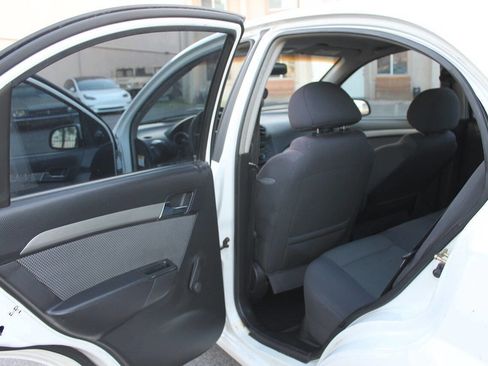 Used 2007 Chevrolet Aveo LS FWD image 23
