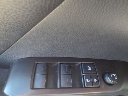 Used 2021 Toyota Camry SE image 32