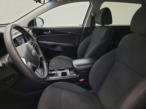 Used 2019 Kia Sorento L FWD image 17