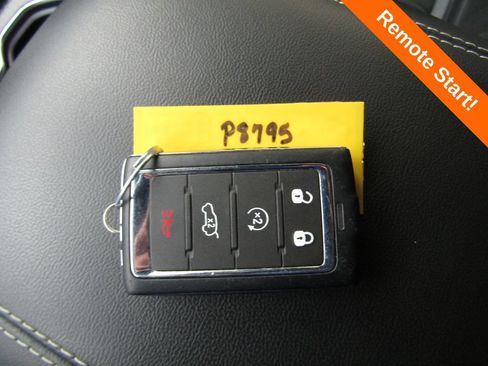 Used 2025 Jeep Grand Cherokee Altitude AWD/4WD image 18