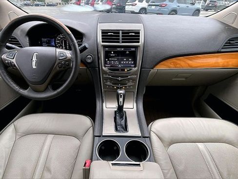 Used 2014 Lincoln MKX FWD w/ Equipment Group 102A image 7