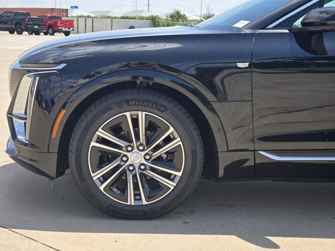 New 2025 Cadillac Lyriq Luxury image 5