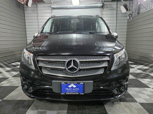 Used 2019 Mercedes-Benz Metris Passenger image 3