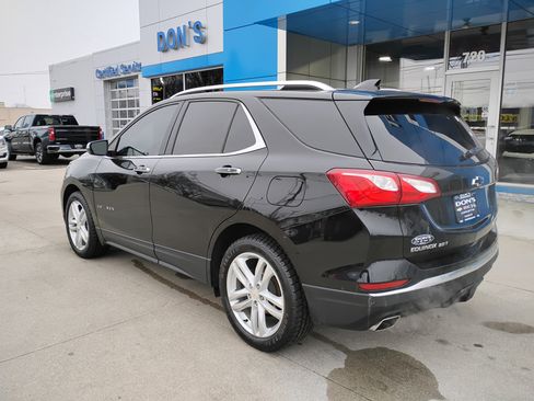 Used 2018 Chevrolet Equinox Premier image 2