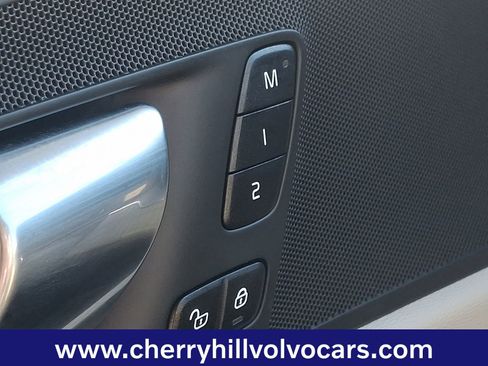 Certified 2023 Volvo XC60 B5 Plus w/ Climate Package image 24