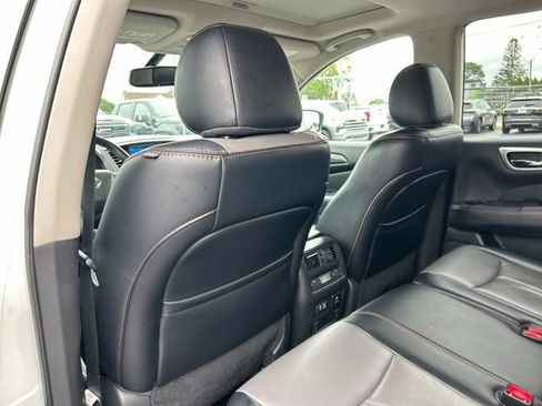 Used 2019 Nissan Pathfinder SL AWD/4WD image 22