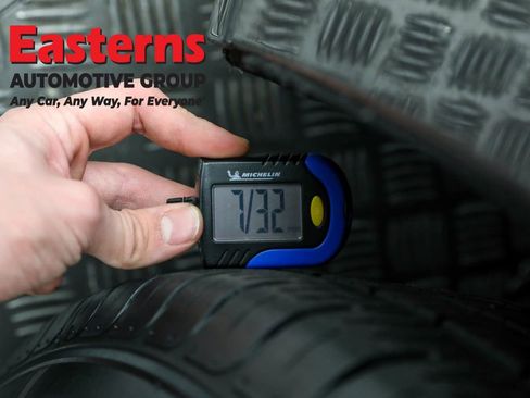 Used 2023 Chrysler Pacifica Touring-L image 30