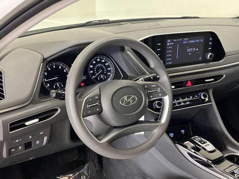 Used 2023 Hyundai Sonata SE w/ Preferred Accessory Package FWD image 15