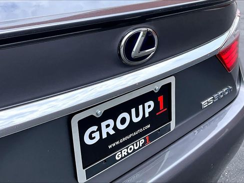 Used 2014 Lexus ES 300h w/ Luxury Package w/Bamboo Trim FWD image 30