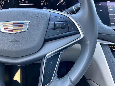 Used 2018 Cadillac XT5 Premium Luxury w/ Driver Assist Package FWD image 19
