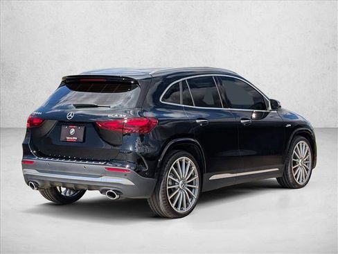 Used 2024 Mercedes-Benz GLA 35 AMG 4MATIC image 5