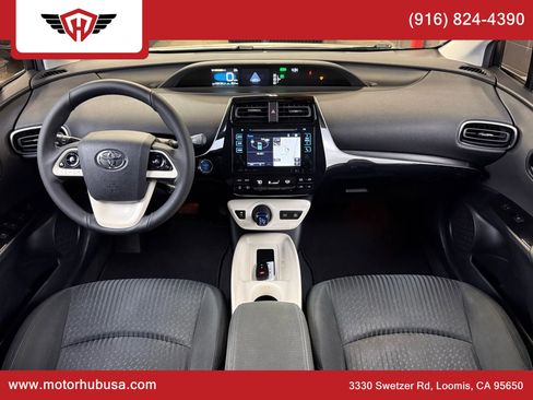 Used 2016 Toyota Prius Three image 20