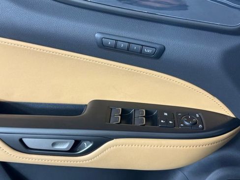 Used 2025 Lexus NX 250 FWD w/ Towing Package (2000 Lbs) image 17