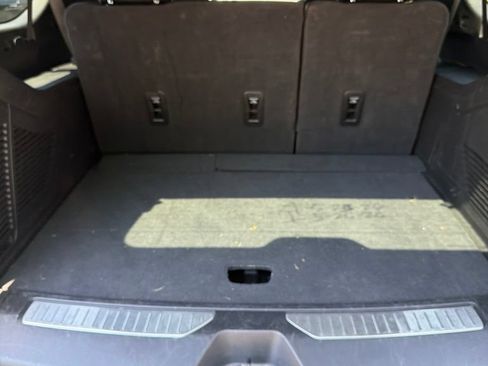 Used 2025 Chevrolet Suburban Premier AWD/4WD image 16