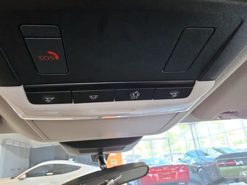 Used 2025 Nissan Sentra SV FWD image 23
