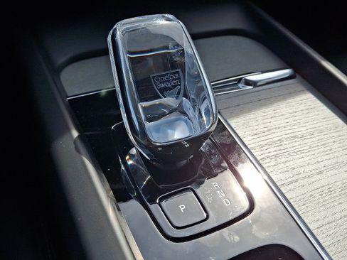 New 2025 Volvo XC60 T8 Ultra w/ Protection Package Premier image 11