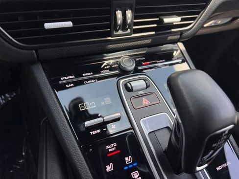 Used 2022 Porsche Cayenne Platinum Edition AWD/4WD image 26