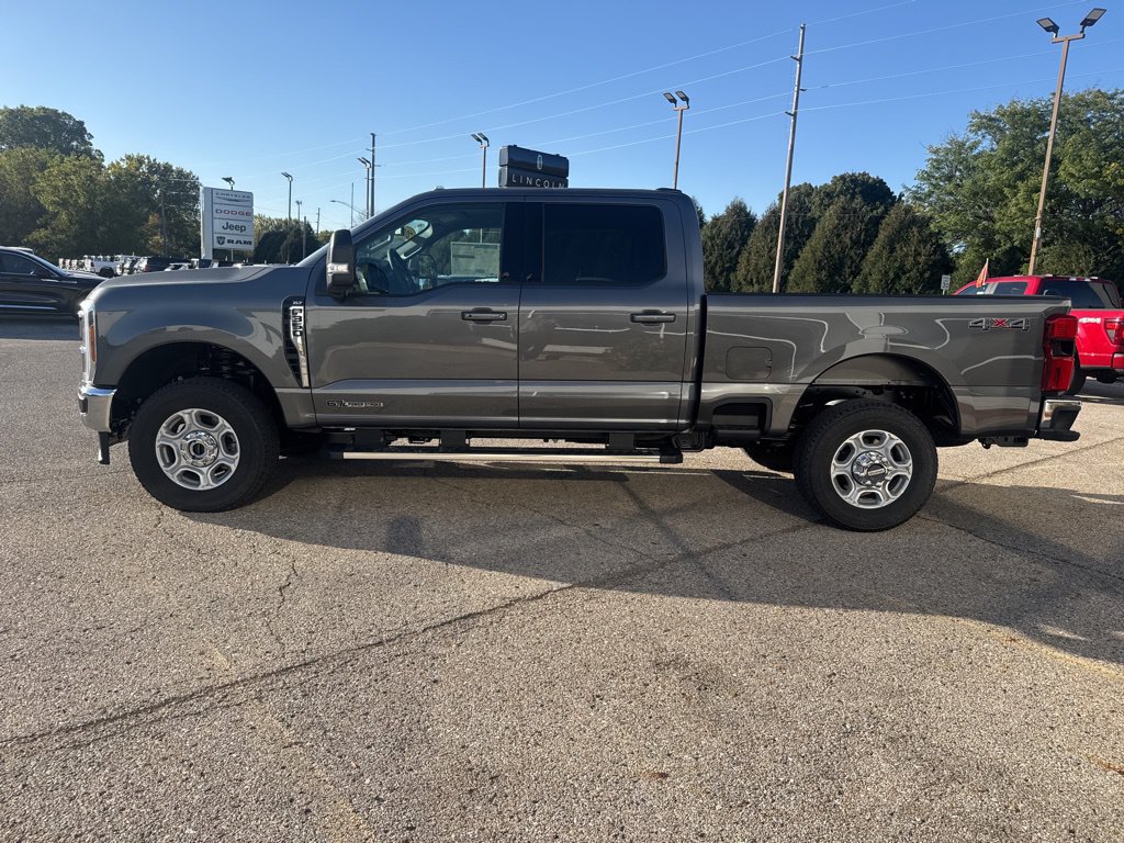 New 2026 Ford F350 XLT w/ XLT Premium Package AWD/4WD image 4