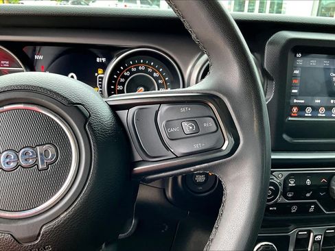 Used 2023 Jeep Gladiator Sport AWD/4WD image 23