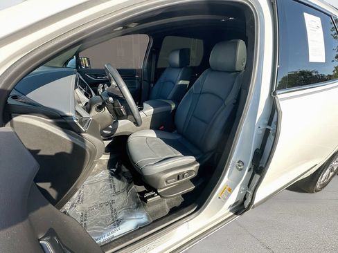 Used 2024 Buick Enclave Essence w/ Technology Package FWD image 20