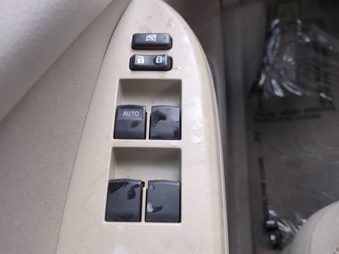 Used 2013 Toyota Corolla L FWD image 16