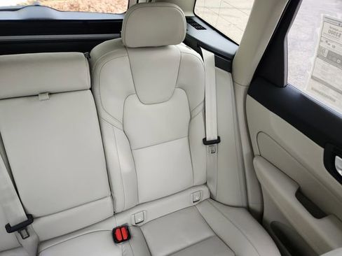 New 2026 Volvo XC60 B5 Ultra w/ Climate Package image 15