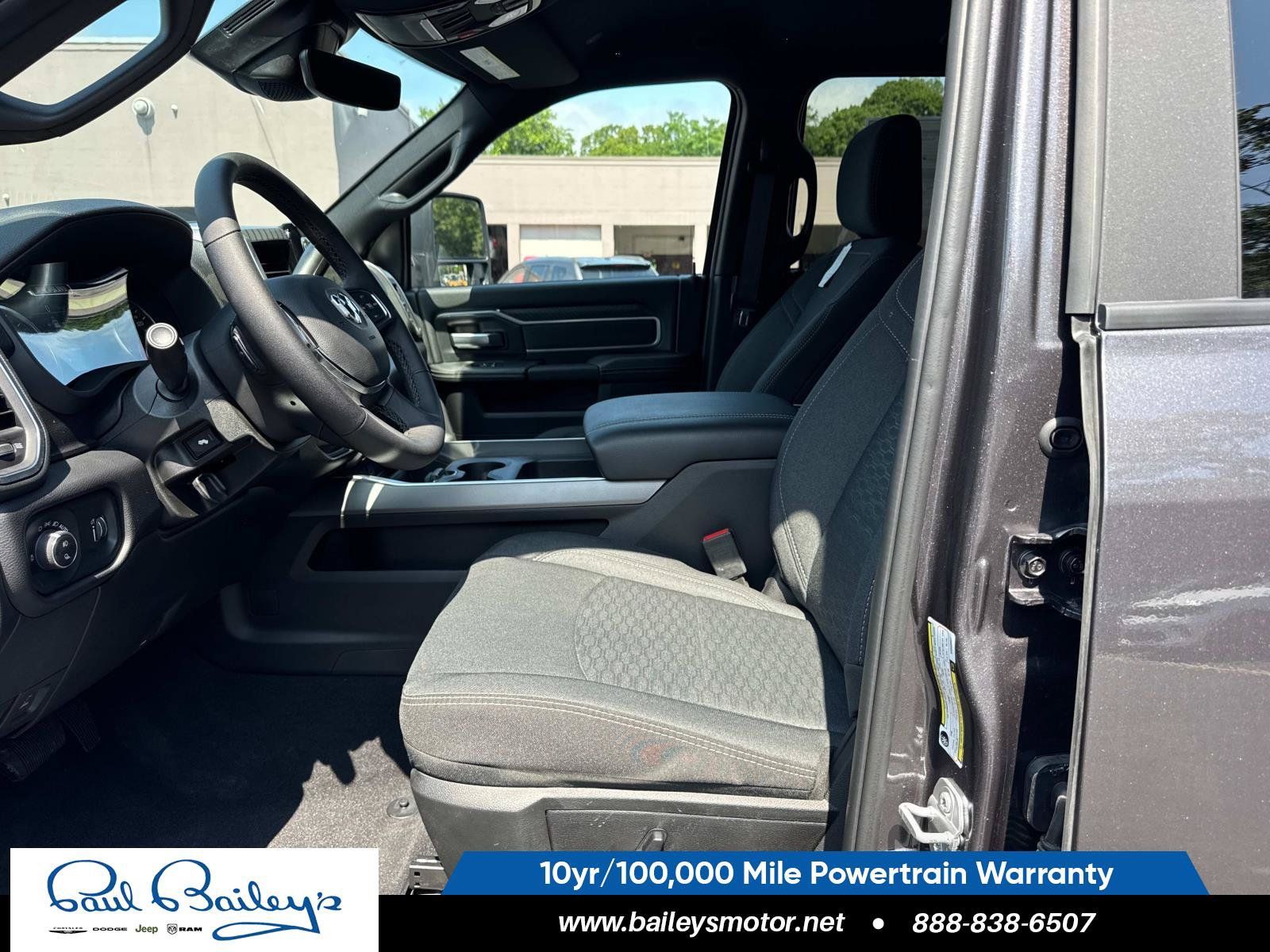 New 2025 RAM 2500 Big Horn AWD/4WD image 6