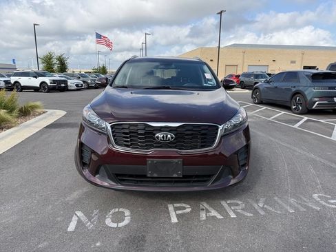 Used 2019 Kia Sorento FWD w/ LX Convenience Package image 2