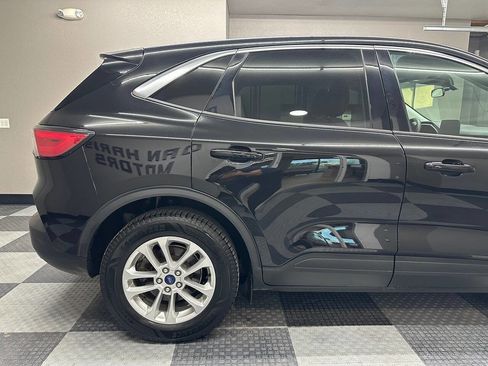 Used 2021 Ford Escape SE image 7