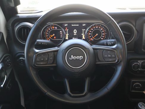 Used 2021 Jeep Gladiator Sport AWD/4WD image 12