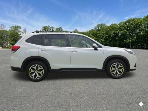 Used 2023 Subaru Forester Premium AWD/4WD image 5