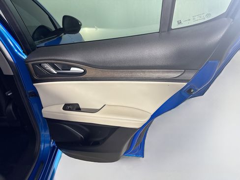 Used 2021 Alfa Romeo Stelvio Ti w/ Nero Edizione image 28