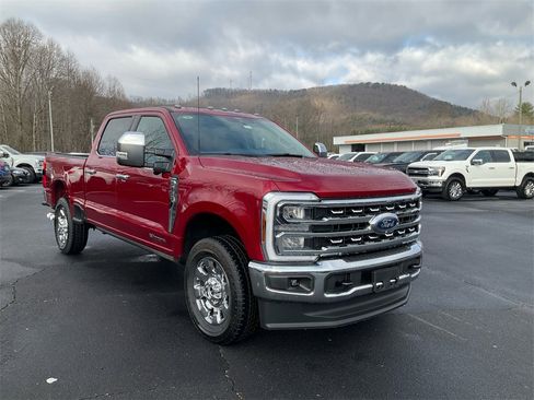 New 2026 Ford F250 Lariat w/ Chrome Package image 3
