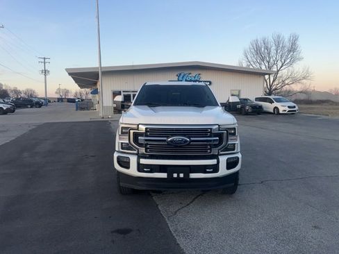 Used 2020 Ford F350 Limited image 3