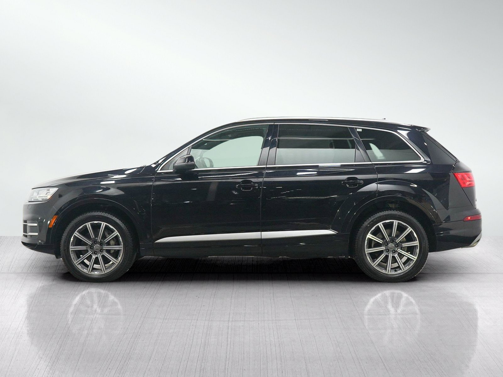 Used 2017 Audi Q7 3.0T Premium Plus AWD/4WD image 2