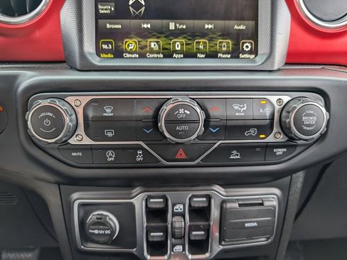 Used 2022 Jeep Wrangler Unlimited Rubicon image 27