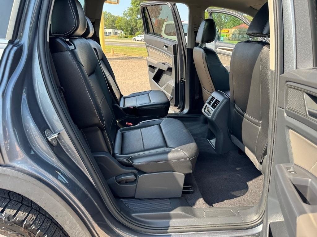 Used 2021 Volkswagen Atlas SE w/ Panoramic Sunroof Package AWD/4WD image 23