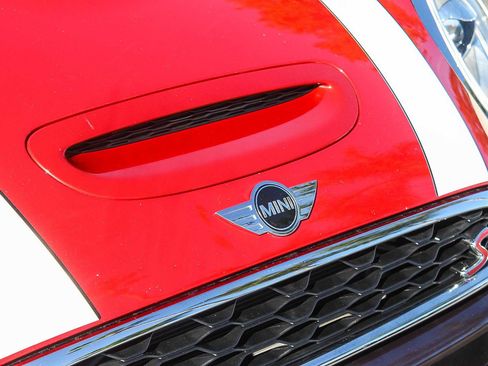 Used 2017 MINI Cooper S image 9