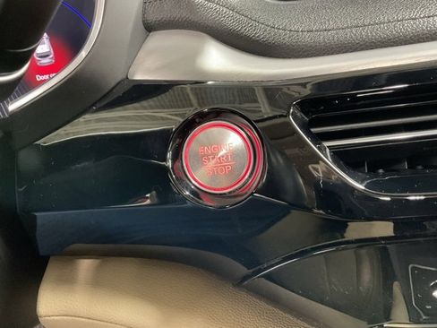 Used 2022 Acura MDX SH-AWD image 37