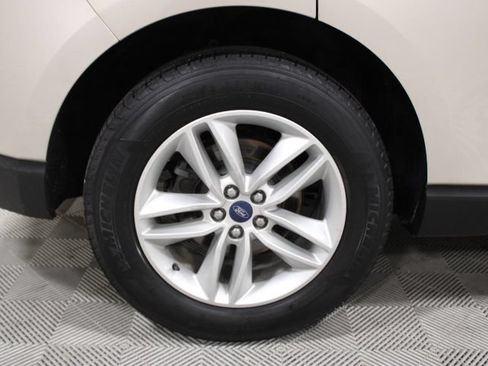 Used 2017 Ford Edge SEL FWD image 42