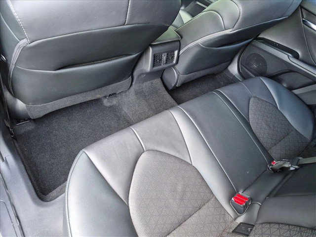 Used 2020 Toyota Camry XSE FWD image 17
