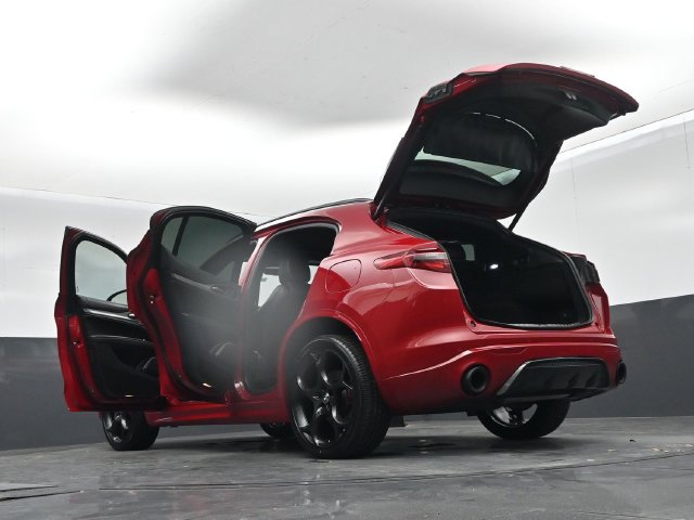 Used 2023 Alfa Romeo Stelvio Veloce AWD/4WD image 73