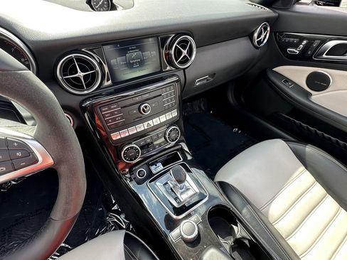 Used 2017 Mercedes-Benz SLC 43 AMG image 25