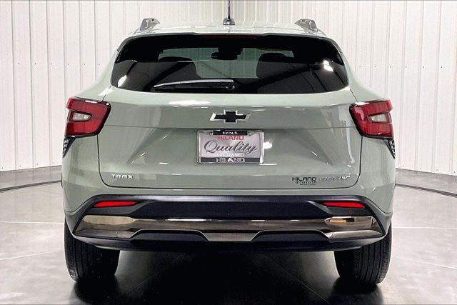 Used 2025 Chevrolet Trax ACTIV w/ Driver Confidence Package FWD image 4