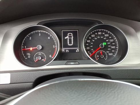 Used 2015 Volkswagen Golf TDI S image 28