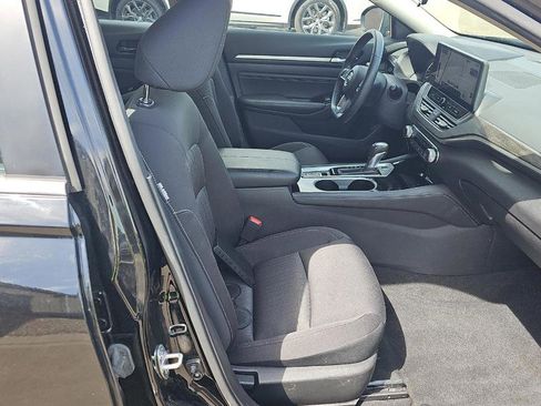 Used 2023 Nissan Altima 2.5 SV w/ SV Premium Package AWD/4WD image 16