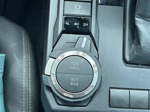 Used 2024 Toyota Tacoma SR5 AWD/4WD image 26